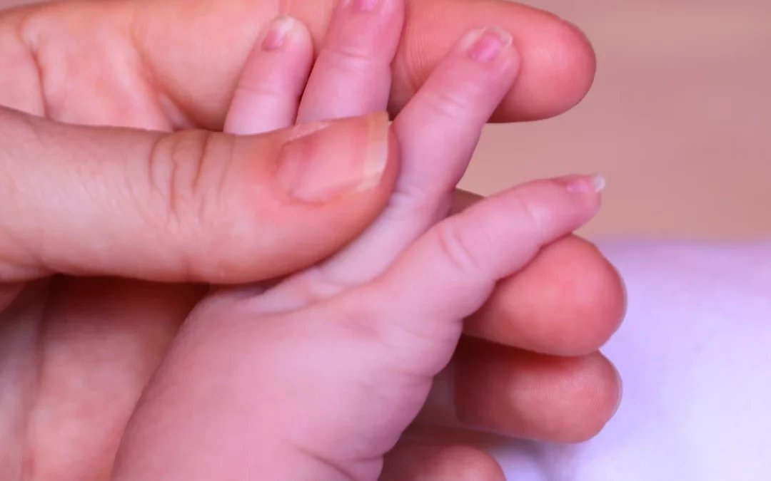 ¿Cómo cuidar las uñas de tu hijo/a?